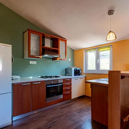 2 Bedroom Cozy In