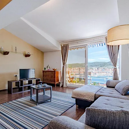 アパート Cozy In ヴェラ・ルカ