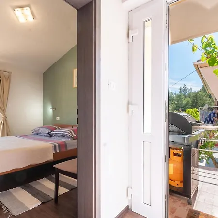 2 Bedroom Cozy In Vela Luka