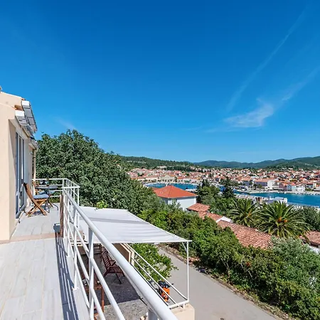 2 Bedroom Awesome In Apartman Vela Luka